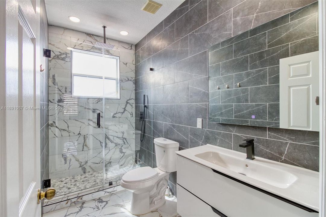 For Rent: $5,000 (4 beds, 2 baths, 2162 Square Feet)