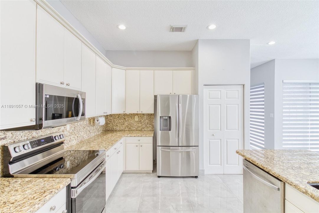 For Rent: $5,000 (4 beds, 2 baths, 2162 Square Feet)