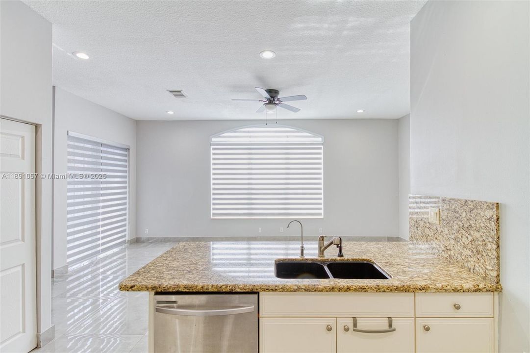 For Rent: $5,000 (4 beds, 2 baths, 2162 Square Feet)