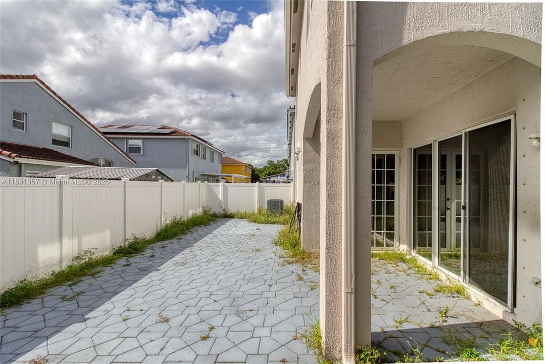 For Rent: $5,000 (4 beds, 2 baths, 2162 Square Feet)