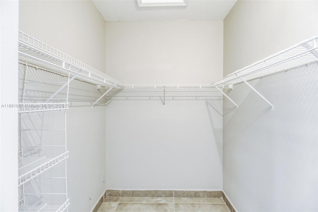 For Rent: $5,000 (4 beds, 2 baths, 2162 Square Feet)