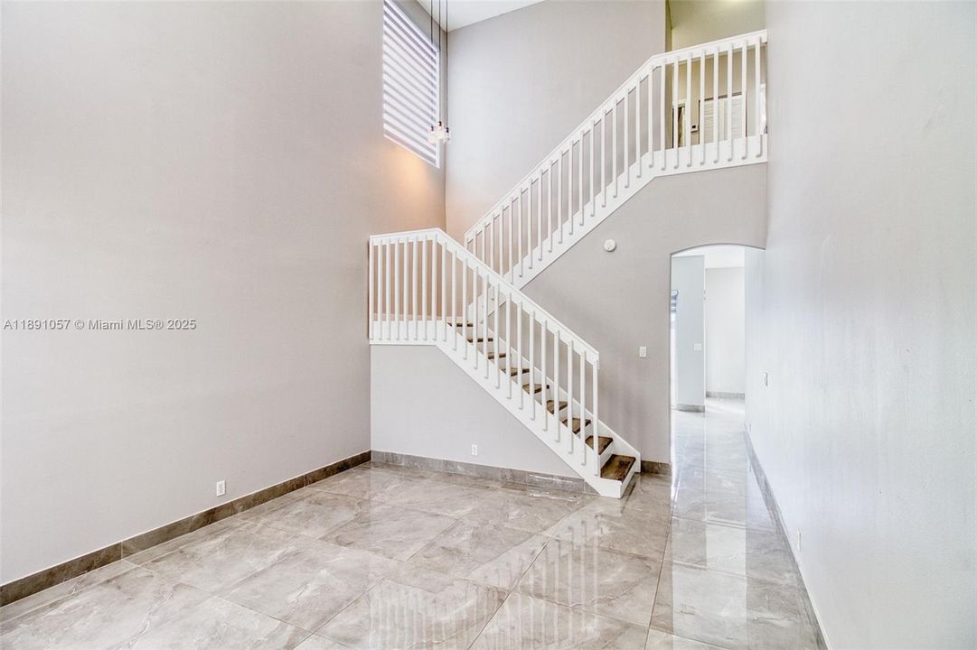 For Rent: $5,000 (4 beds, 2 baths, 2162 Square Feet)