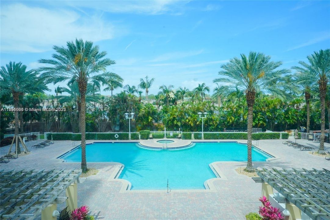 Recientemente alquilado: $2,350 (1 camas, 1 baños, 920 Pies cuadrados)