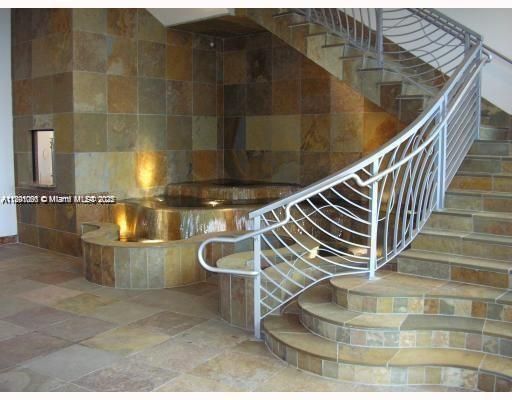 Recientemente alquilado: $2,350 (1 camas, 1 baños, 920 Pies cuadrados)