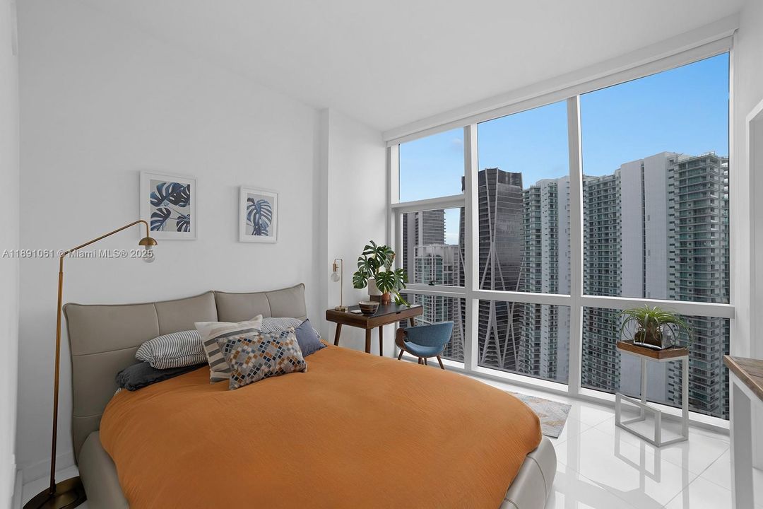 For Sale: $1,095,000 (2 beds, 3 baths, 1560 Square Feet)