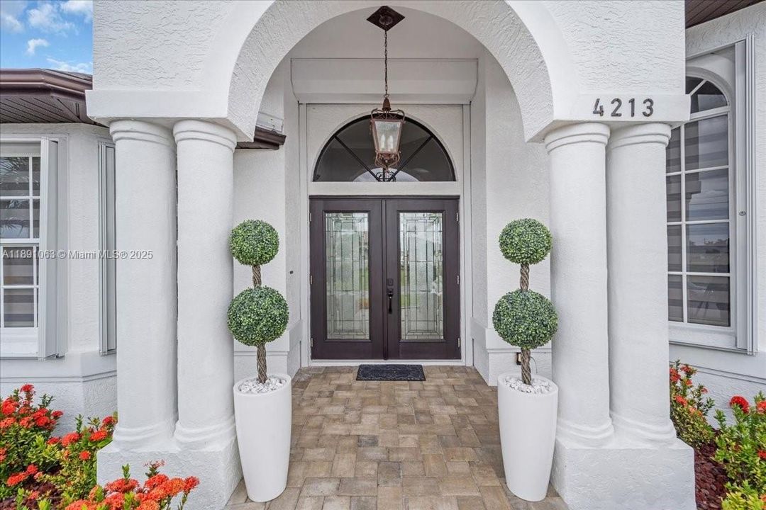 For Sale: $1,199,000 (3 beds, 3 baths, 0 Square Feet)