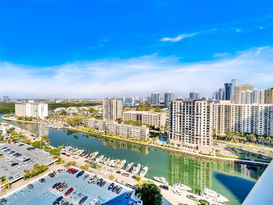 待售: $689,989 (2 贝兹, 2 浴室, 1357 平方英尺)