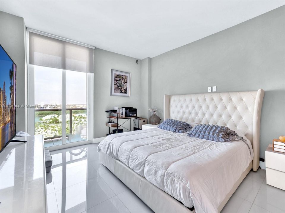 待售: $689,989 (2 贝兹, 2 浴室, 1357 平方英尺)