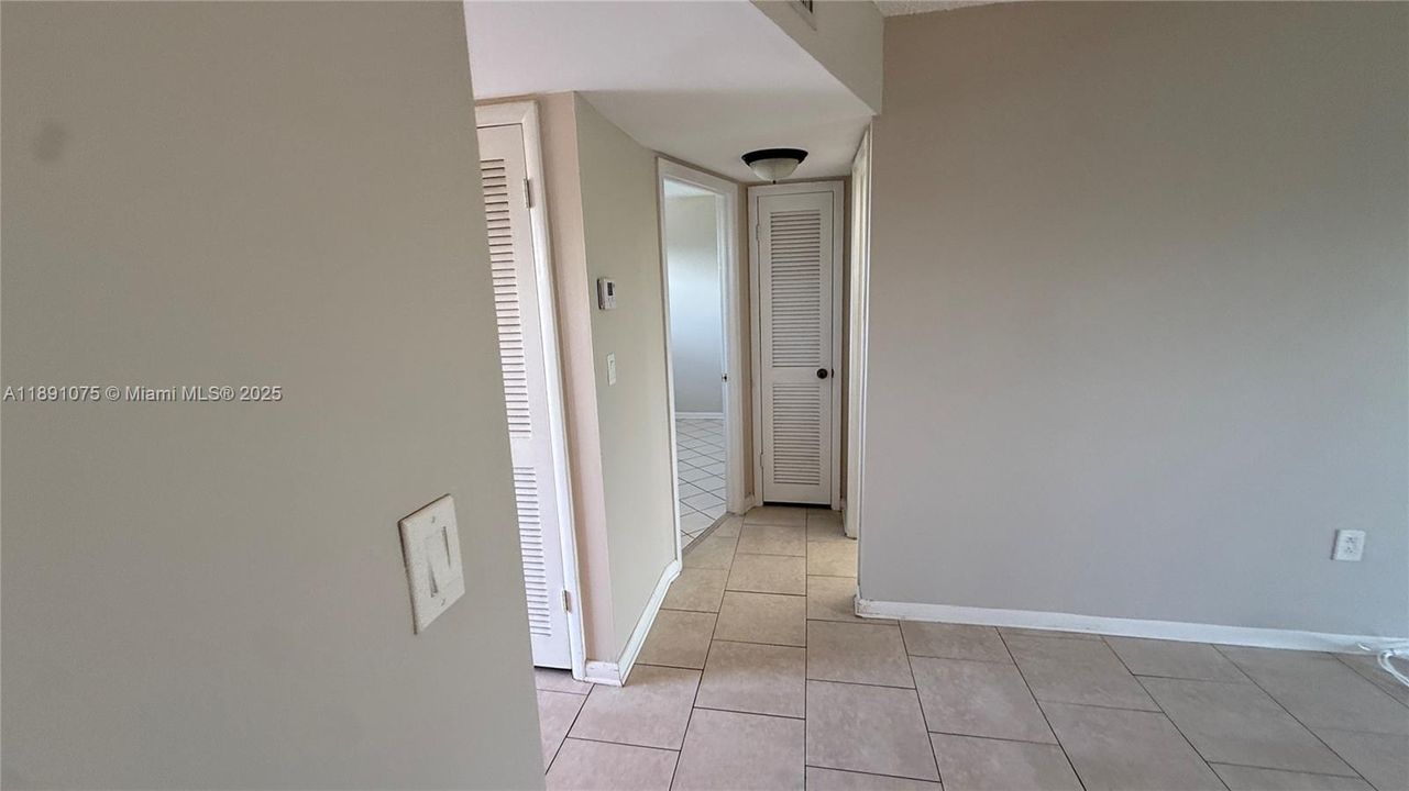 Active With Contract: $1,600 (2 beds, 2 baths, 850 Square Feet)