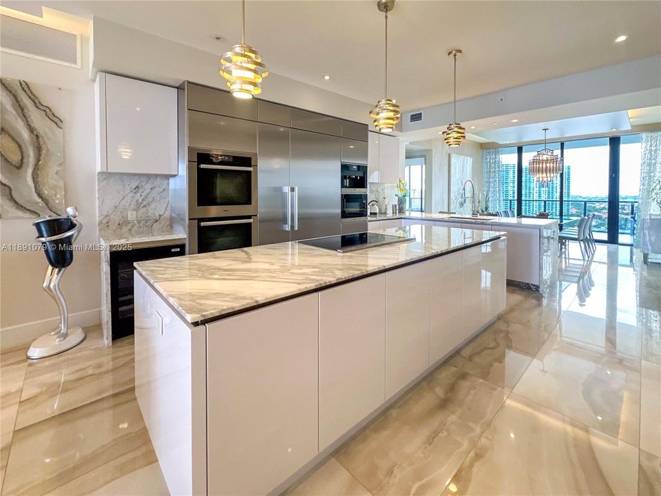 Active With Contract: $3,150,000 (3 beds, 4 baths, 2956 Square Feet)