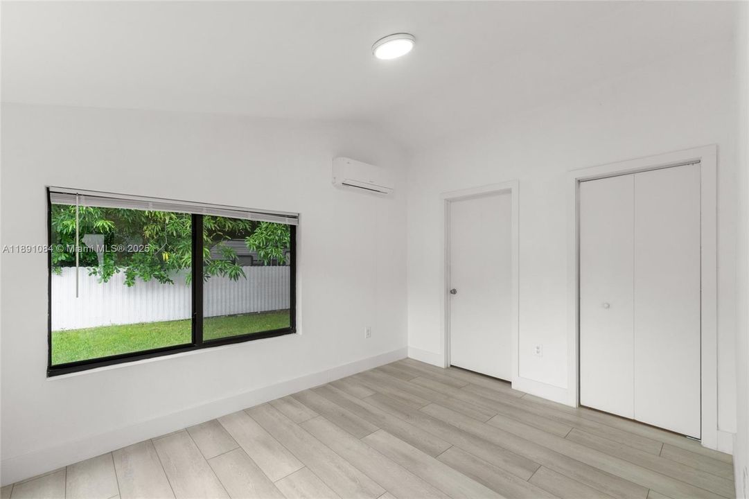 Vendido Recientemente: $714,000 (3 camas, 2 baños, 1202 Pies cuadrados)