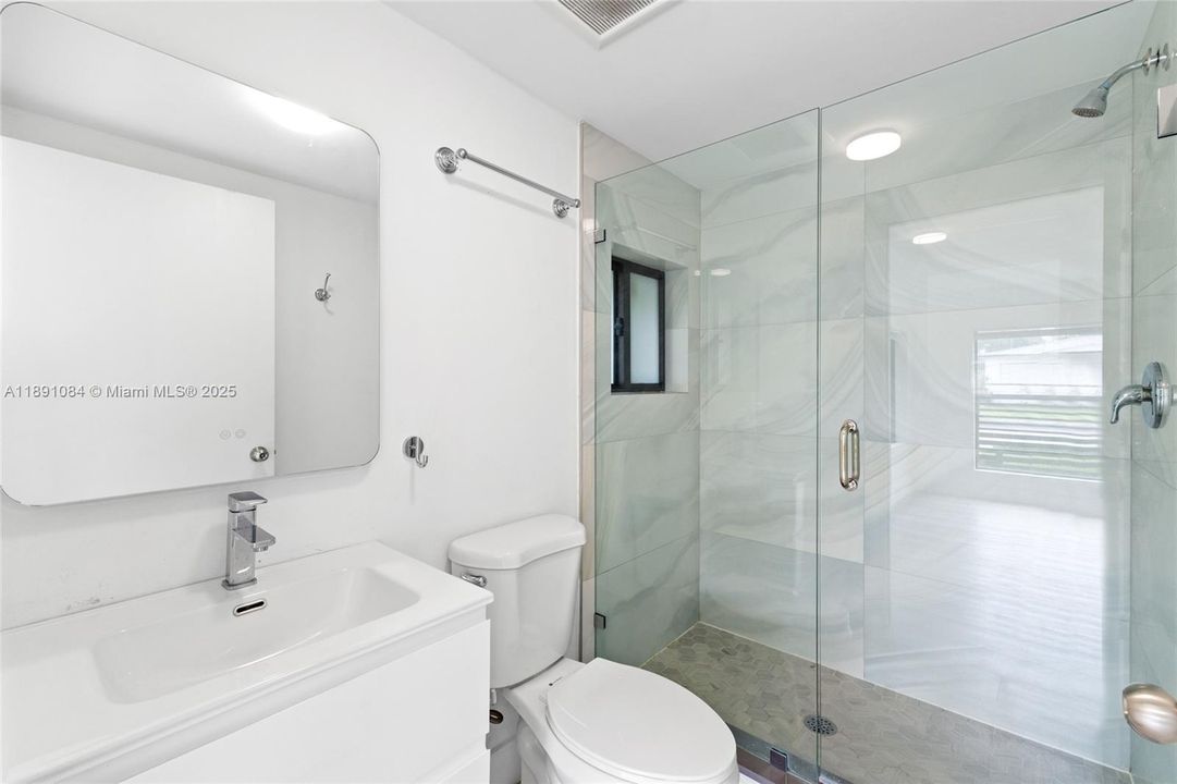 Vendido Recientemente: $714,000 (3 camas, 2 baños, 1202 Pies cuadrados)