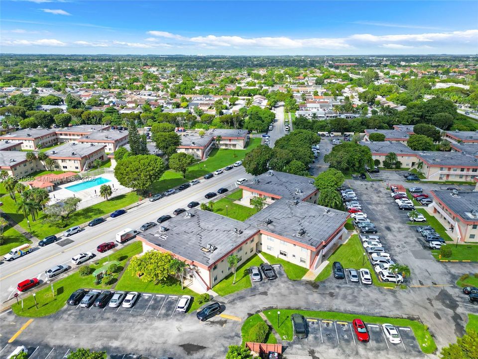 Под контрактом: $299,000 (3 спален, 1 ванн, 952 Квадратных фут)