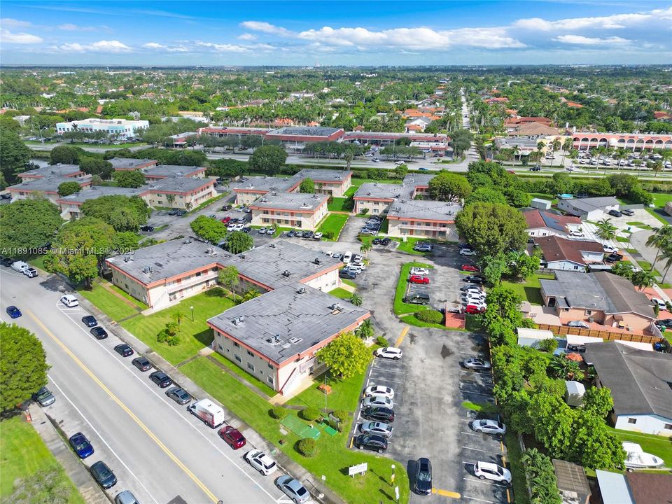 Под контрактом: $299,000 (3 спален, 1 ванн, 952 Квадратных фут)