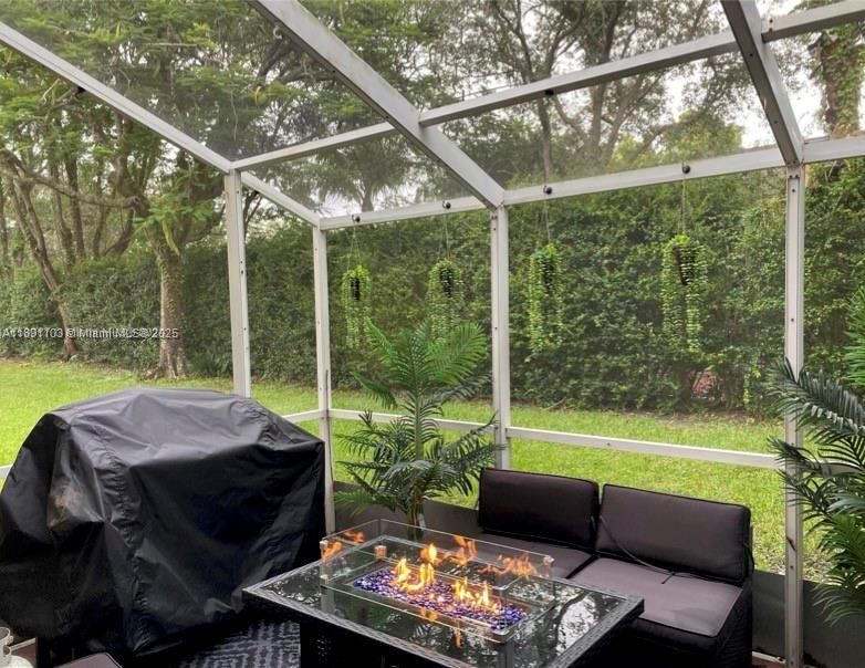 Active With Contract: $3,600 (3 beds, 2 baths, 1623 Square Feet)