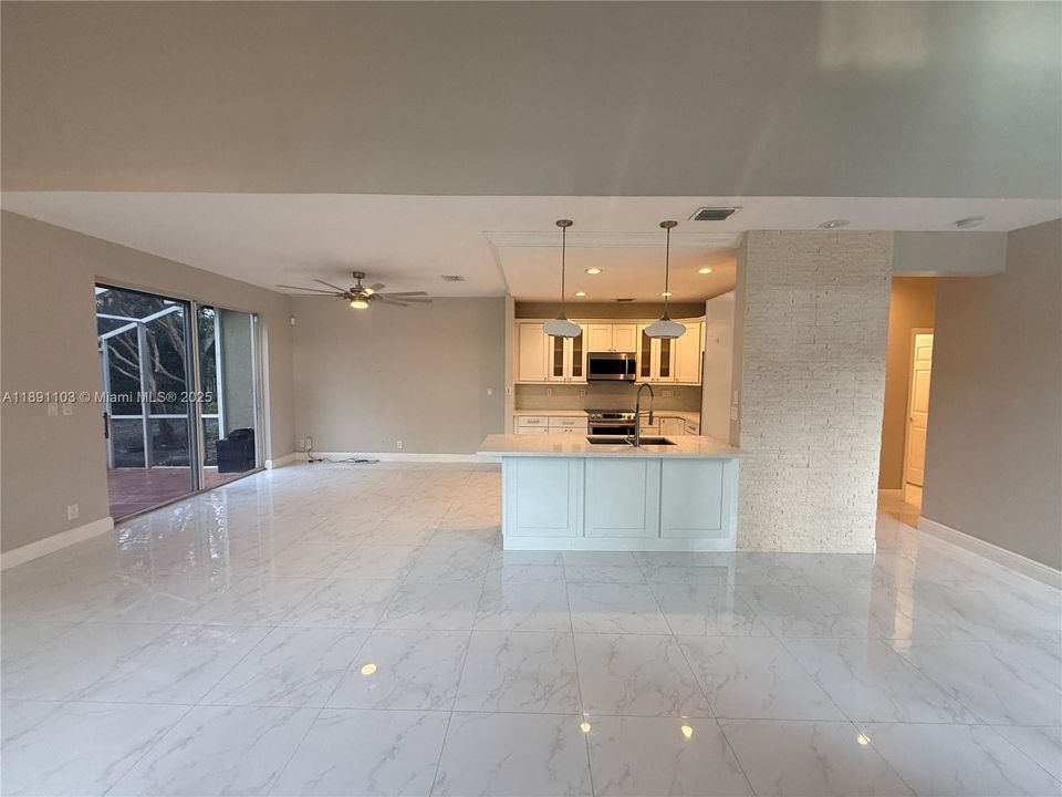 Active With Contract: $3,600 (3 beds, 2 baths, 1623 Square Feet)