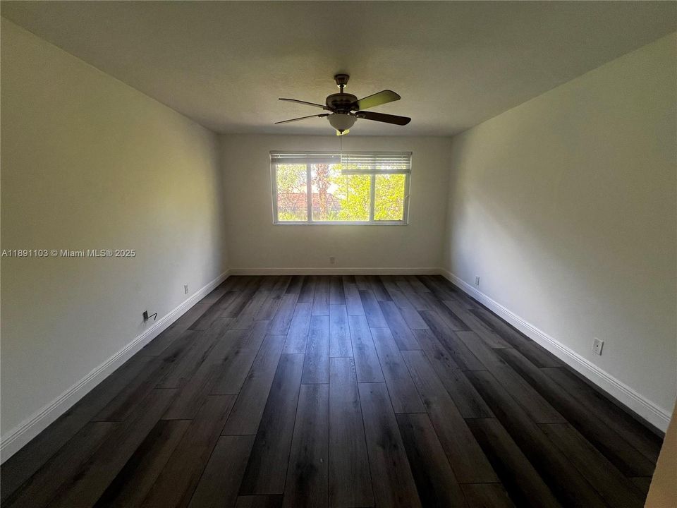 Active With Contract: $3,600 (3 beds, 2 baths, 1623 Square Feet)