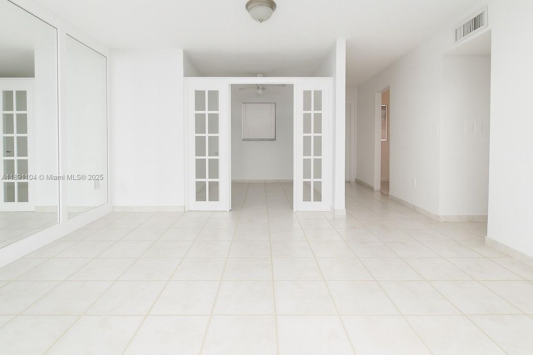 待售: $379,000 (1 贝兹, 1 浴室, 780 平方英尺)