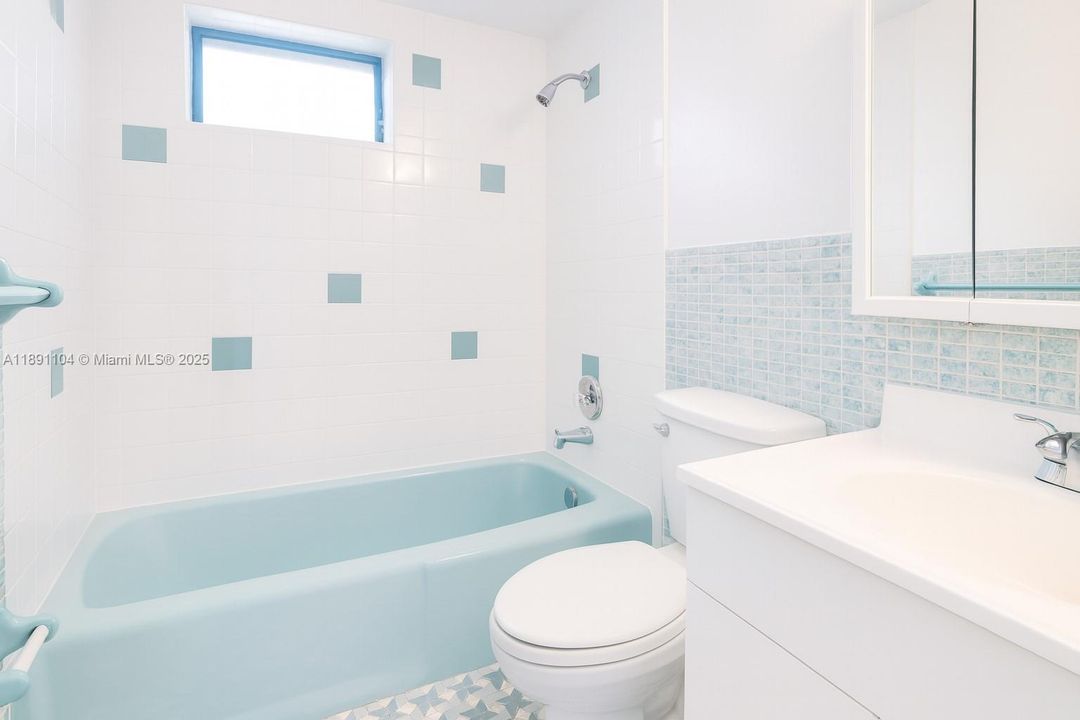 待售: $379,000 (1 贝兹, 1 浴室, 780 平方英尺)