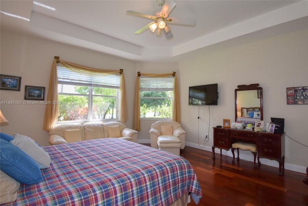 For Sale: $1,585,000 (4 beds, 3 baths, 3058 Square Feet)