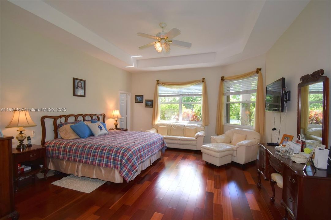 For Sale: $1,585,000 (4 beds, 3 baths, 3058 Square Feet)