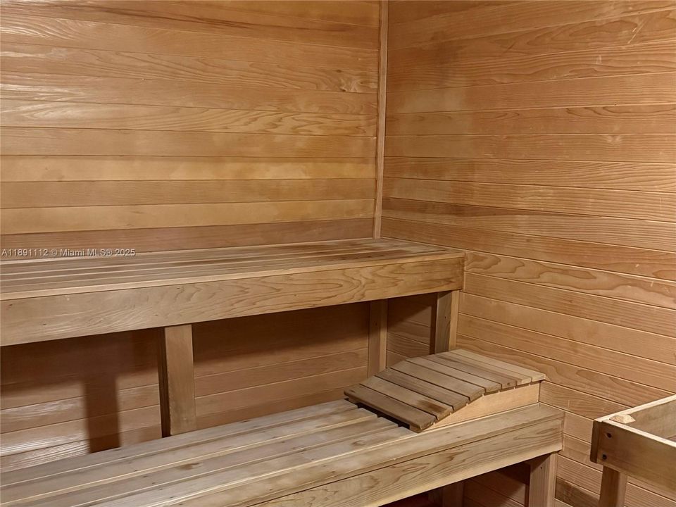 待售: $550,000 (1 贝兹, 1 浴室, 863 平方英尺)