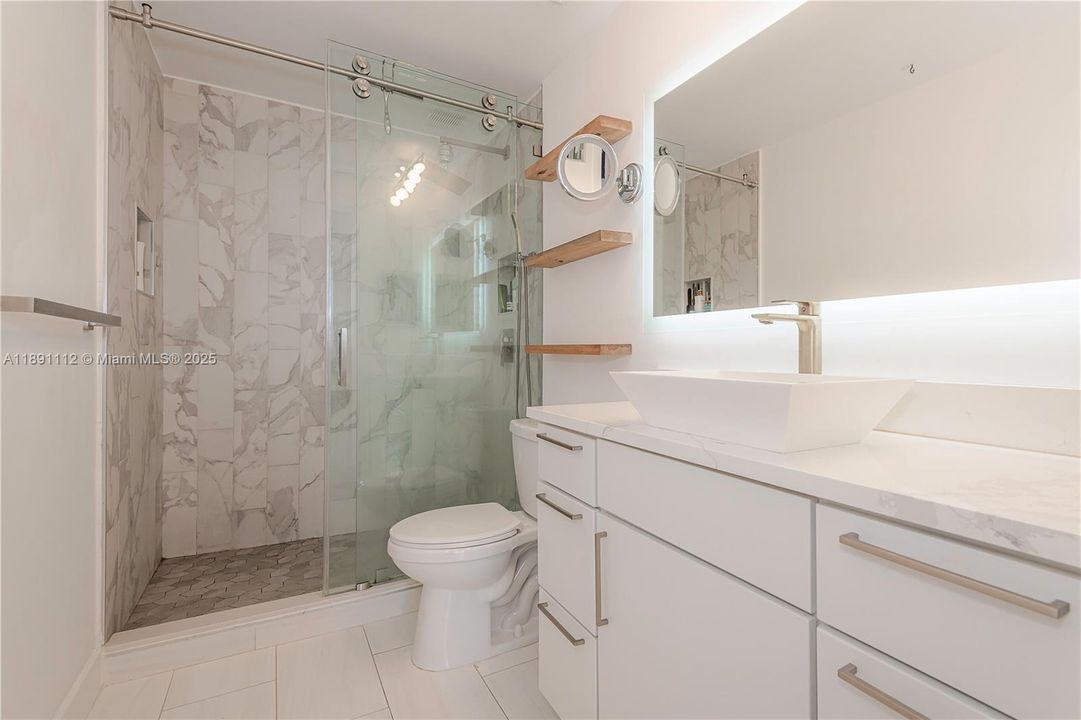 待售: $550,000 (1 贝兹, 1 浴室, 863 平方英尺)