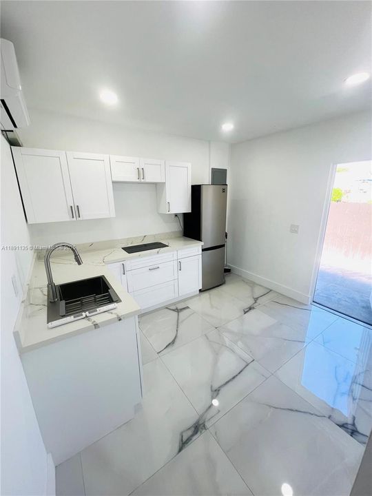 最近租的: $1,600 (1 贝兹, 1 浴室, 1334 平方英尺)