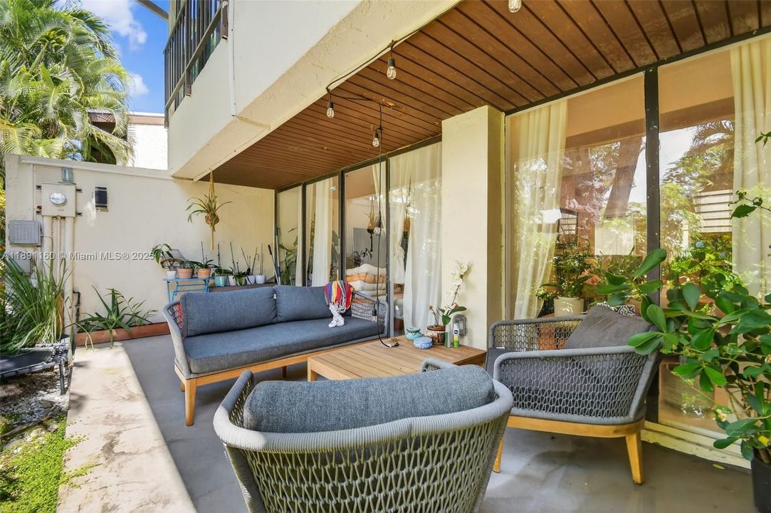 For Sale: $499,000 (3 beds, 2 baths, 1688 Square Feet)