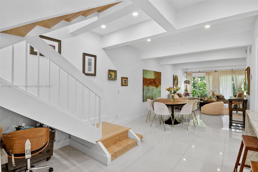 For Sale: $499,000 (3 beds, 2 baths, 1688 Square Feet)