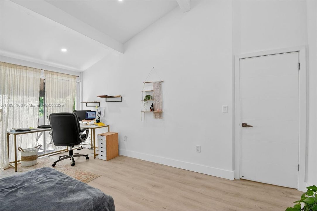 For Sale: $499,000 (3 beds, 2 baths, 1688 Square Feet)