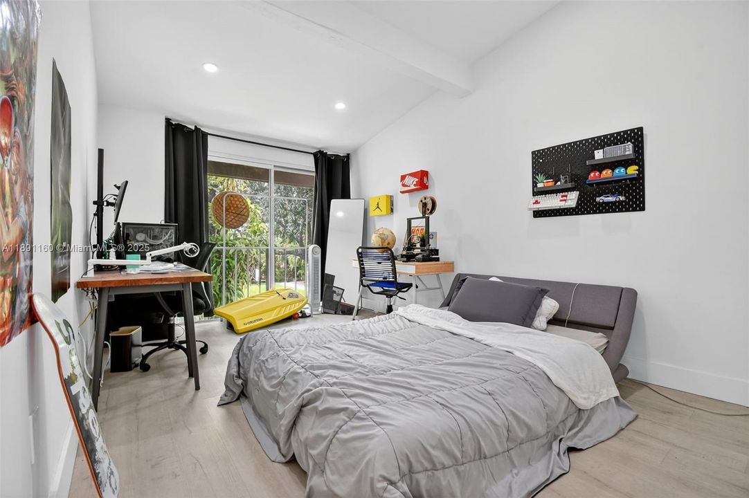 For Sale: $499,000 (3 beds, 2 baths, 1688 Square Feet)