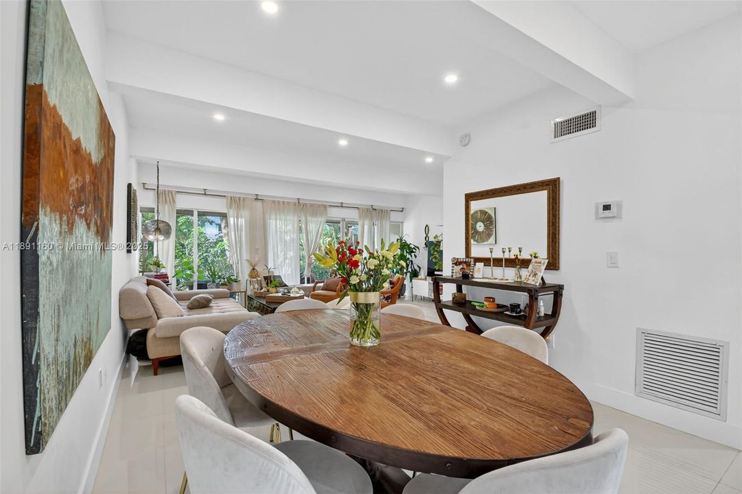 For Sale: $499,000 (3 beds, 2 baths, 1688 Square Feet)