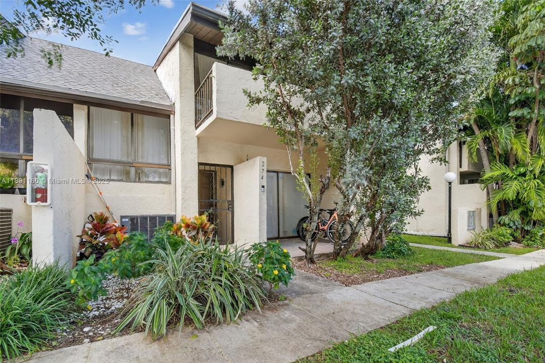 For Sale: $499,000 (3 beds, 2 baths, 1688 Square Feet)