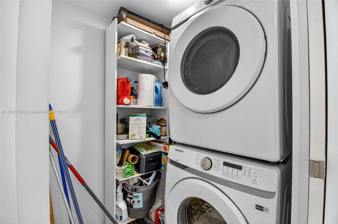 For Sale: $499,000 (3 beds, 2 baths, 1688 Square Feet)