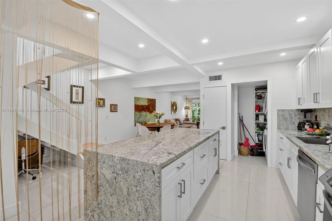 For Sale: $499,000 (3 beds, 2 baths, 1688 Square Feet)