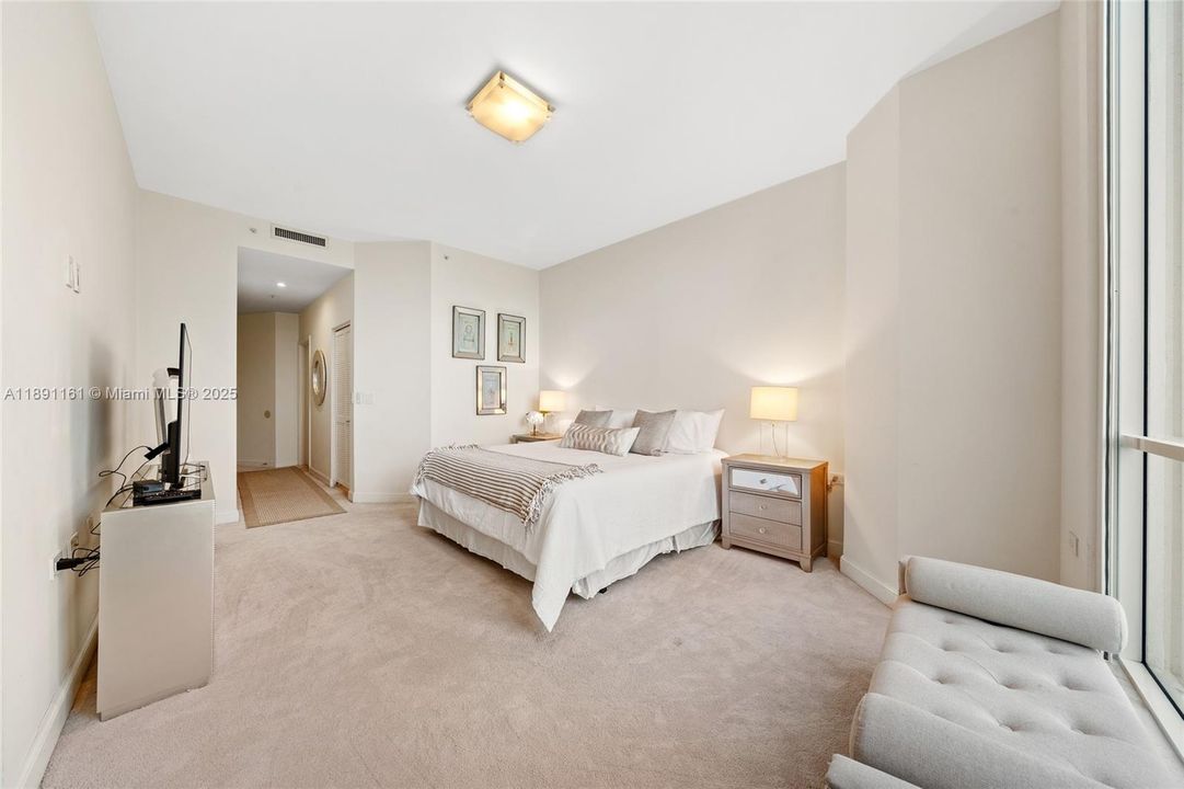 For Rent: $10,000 (3 beds, 2 baths, 1855 Square Feet)