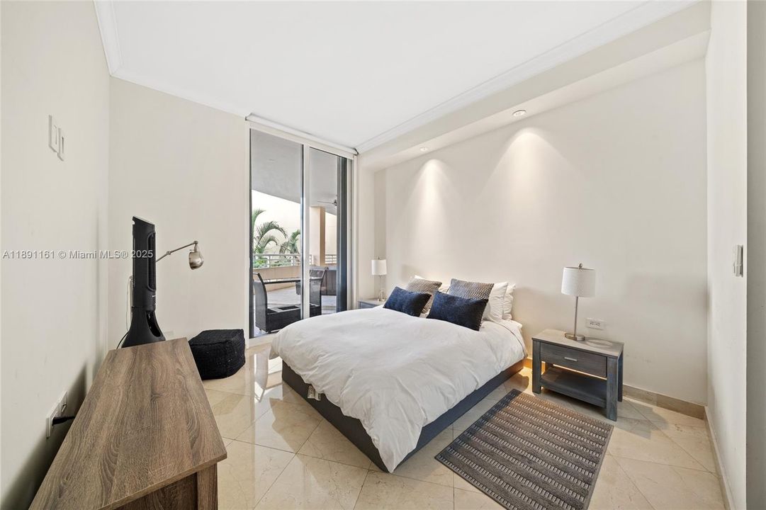 For Rent: $10,000 (3 beds, 2 baths, 1855 Square Feet)