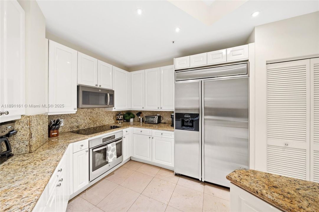 For Rent: $10,000 (3 beds, 2 baths, 1855 Square Feet)