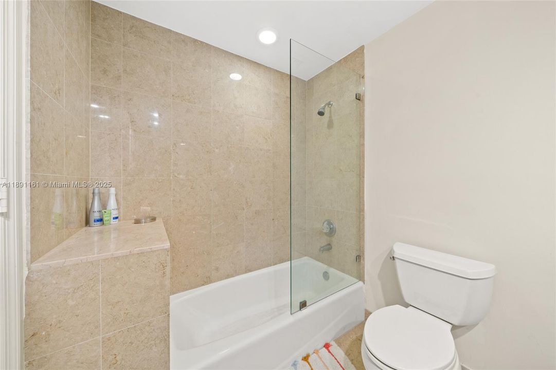 For Rent: $10,000 (3 beds, 2 baths, 1855 Square Feet)