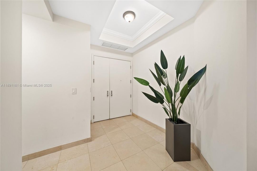 For Rent: $10,000 (3 beds, 2 baths, 1855 Square Feet)