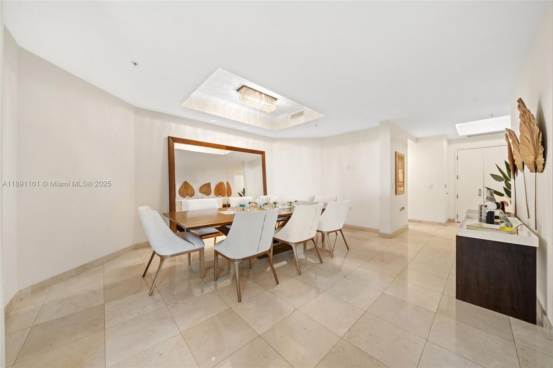 For Rent: $10,000 (3 beds, 2 baths, 1855 Square Feet)