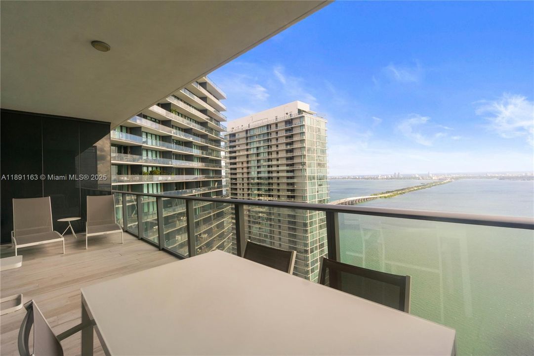 En Venta: $960,000 (2 camas, 2 baños, 1057 Pies cuadrados)