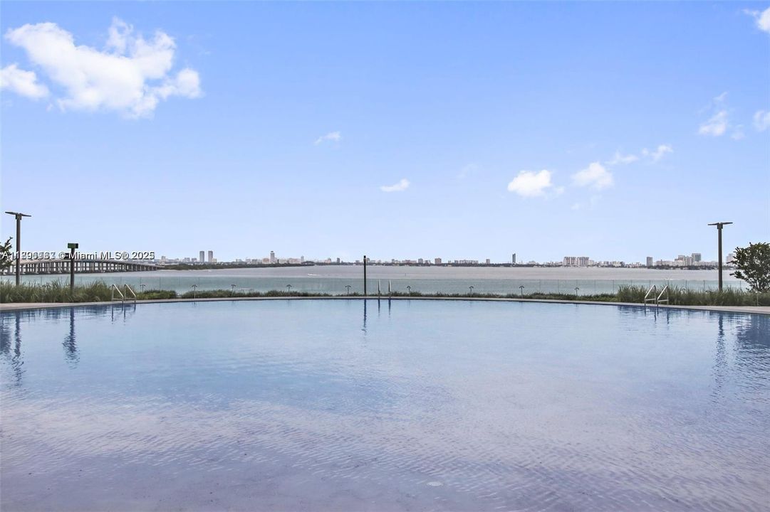 En Venta: $960,000 (2 camas, 2 baños, 1057 Pies cuadrados)