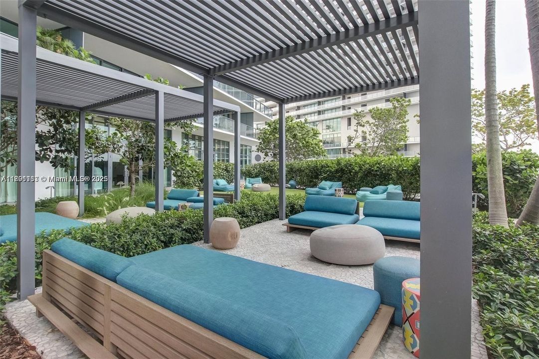 En Venta: $960,000 (2 camas, 2 baños, 1057 Pies cuadrados)