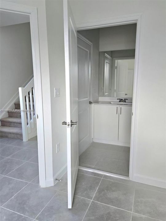 Active With Contract: $2,400 (3 beds, 3 baths, 0 Square Feet)