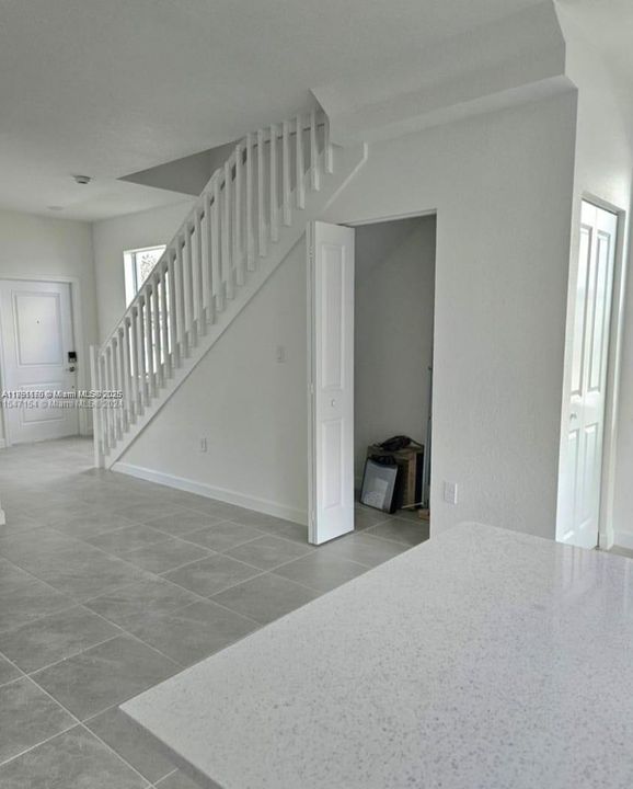 Active With Contract: $2,400 (3 beds, 3 baths, 0 Square Feet)