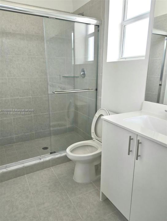 Active With Contract: $2,400 (3 beds, 3 baths, 0 Square Feet)