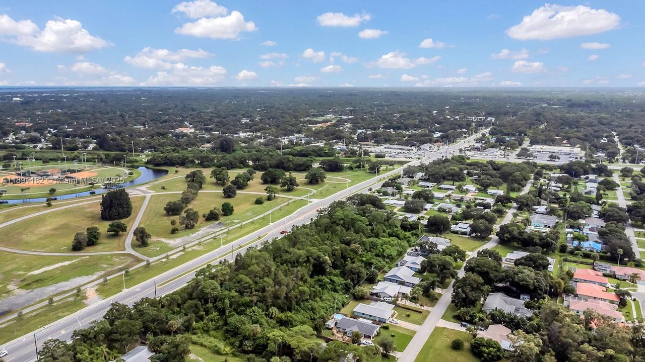 合同活跃: $1,050,000 (4.23 acres)