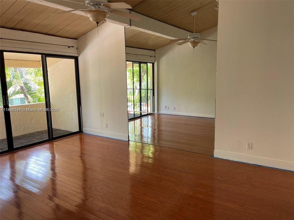 Active With Contract: $2,980 (3 beds, 2 baths, 1688 Square Feet)